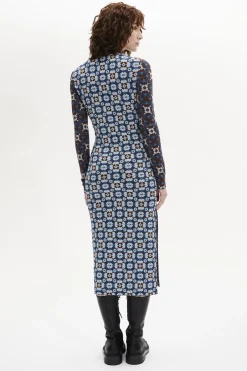 Robe Col Rond A Manches Longues