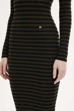 Robe Raye Col Rond A Manches Longues